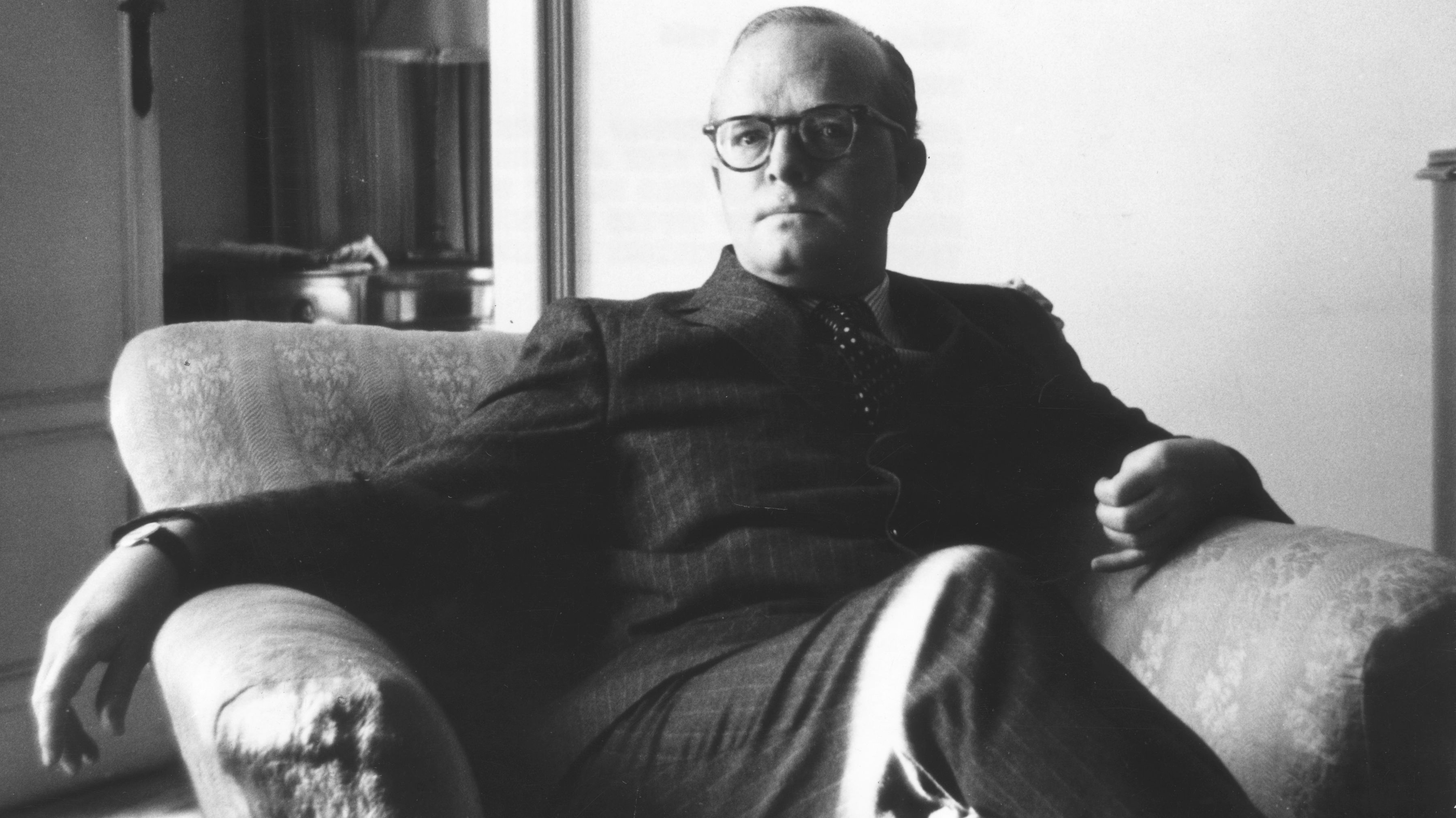 American writer Truman Capote (1924 - 1984), the author of 'Breakfast At Tiffany's' in Milan negotiating a contract for his new nonfiction novel 'In Cold Blood'. (Photo by Keystone/Getty Images)