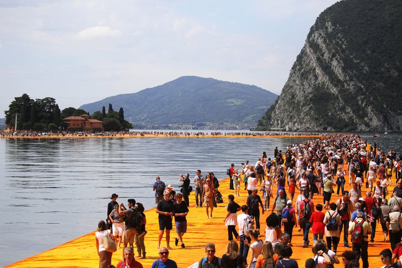 'The Floating Piers'