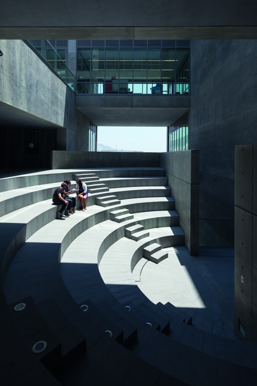 Roberto Garza Sada Center for Arts, Architecture, and Design in Monterrey, Mexico (Shigeo Ogawa / TASCHEN)