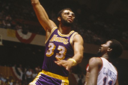 PHILADELPHIA - 1982: Kareem Abdul-Jabbar #33 of the Los Angeles Lakers shoots a skyhook over a player of the 76ers during the 1982 NBA finals at the Spectrum in Philadelphia, Pennsylvania. (Photo by Focus on Sport/Getty Images)