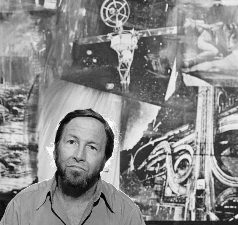 Artist Robert Rauschenberg with his art at the Museum of Modern Art in New York, March 19, 1977. (Photo by Jack Mitchell/Getty Images)