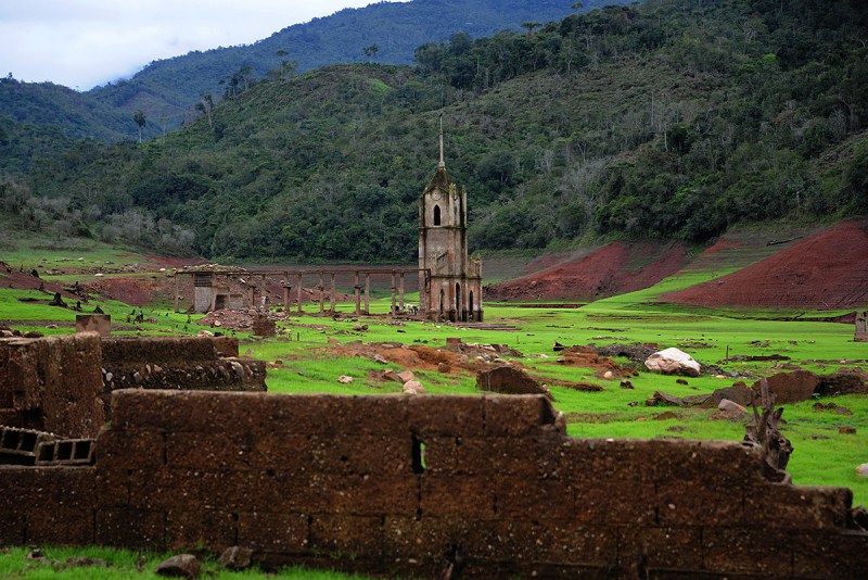 General view of the ruins of Potosi, a town inundated over 30 years ago when a hydroelectric plant was built in Tachira state in western Venezuela, pictured June 4, 2016. Due to the drought caused by the El Niño climate phenomenon, the ruins of Potosi, a village nestled in the Venezuelan Andes, reemerged after more than 30 years under water. / AFP / GEORGE CASTELLANOS (Photo credit should read GEORGE CASTELLANOS/AFP/Getty Images)