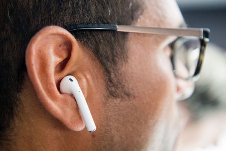 Apple wireless AirPods are tested during a media event at Bill Graham Civic Auditorium in San Francisco, California on September 07, 2016.   / AFP / Josh Edelson        (Photo credit should read JOSH EDELSON/AFP/Getty Images)