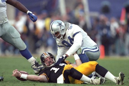 Football: Super Bowl XXX: Dallas Cowboys Charles Haley (94) kneeling over Pittsburgh Steelers QB Neil O'Donnell (14) after sack at Sun Devil Stadium.
Tempe, AZ 1/28/1996
CREDIT: Walter Iooss Jr. (Photo by Walter Iooss Jr. /Sports Illustrated/Getty Images)
(Set Number: X50007 TK2 R3 F17 )