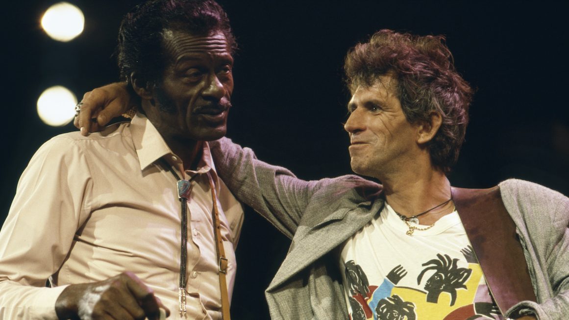 Chuck Berry with  Keith Richards of The Rolling Stones at The Fox Threatre  St Louis during filming of the documentary Hail Hail rock N Roll. (Photo by Terry O'Neill/Getty Images)