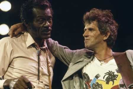 Chuck Berry with  Keith Richards of The Rolling Stones at The Fox Threatre  St Louis during filming of the documentary Hail Hail rock N Roll. (Photo by Terry O'Neill/Getty Images)