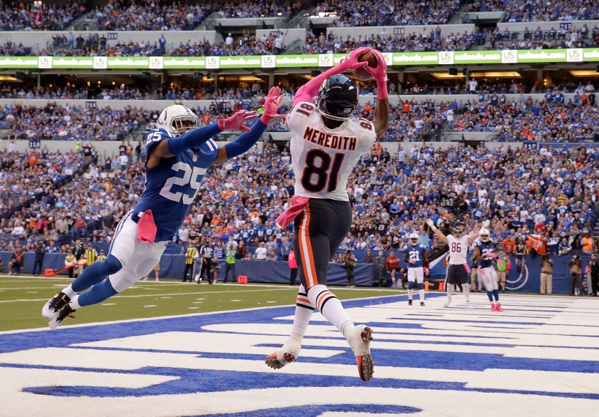 Cameron Meredith #81 of the Chicago Bears catches a touchdown pass against Patrick Robinson #25 of the Indianapolis Colts during the game at Lucas Oil Stadium on October 9, 2016 in Indianapolis, Indiana. (Andy Lyons/Getty Images)
