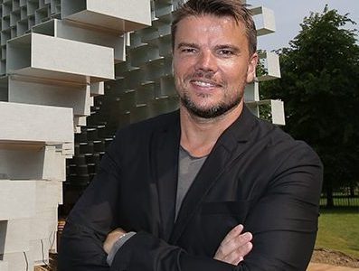Danish architect Bjarke Ingels poses by the newly installed Serpentine gallery Pavilion designed by Ingels on June 7, 2016 in London. (Daniel Leal-Olivas/Getty Images)