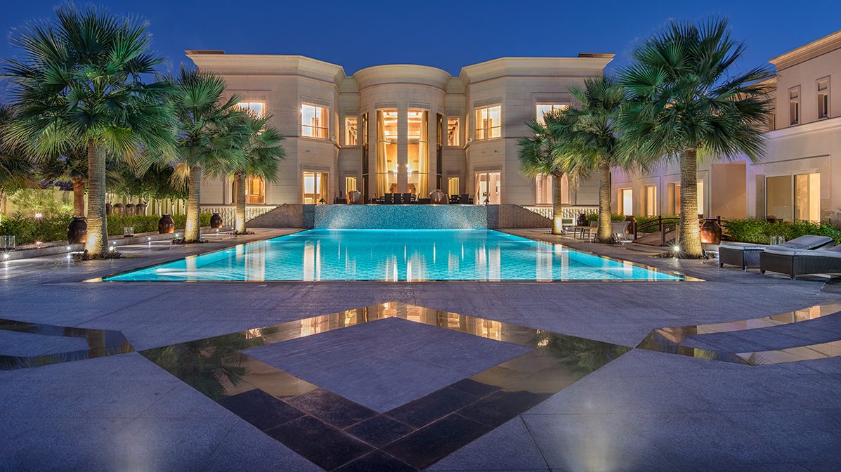Luxe Dubai Mansion Overlooking Championship Golf Course For Sale