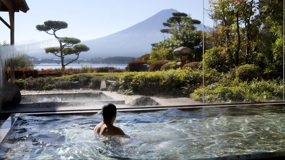 Relax in a Japanese Garden with Kawaguchi Lake  and Mount Fuji in background (Getty Images)