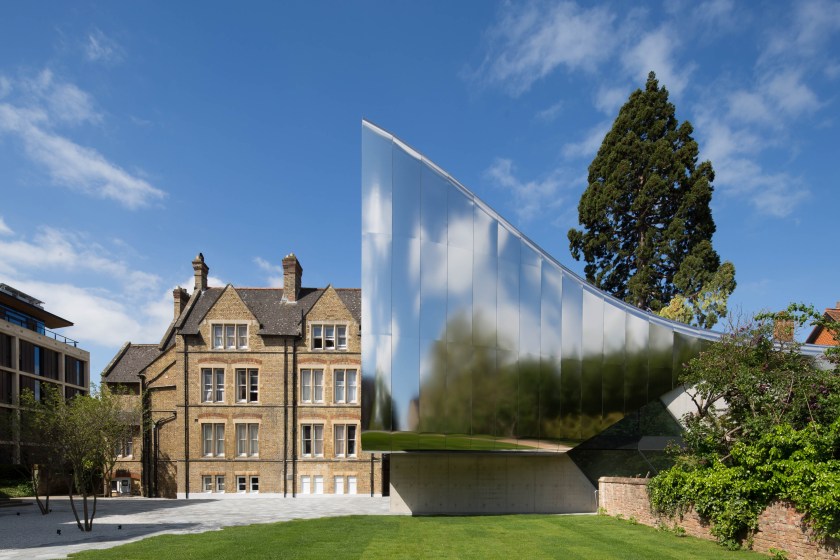Zaha Hadid Architects is awarded the prize for Higher Education & Research for the Investcorp Building for Oxford University Middle East Centre (Courtesy WAF)