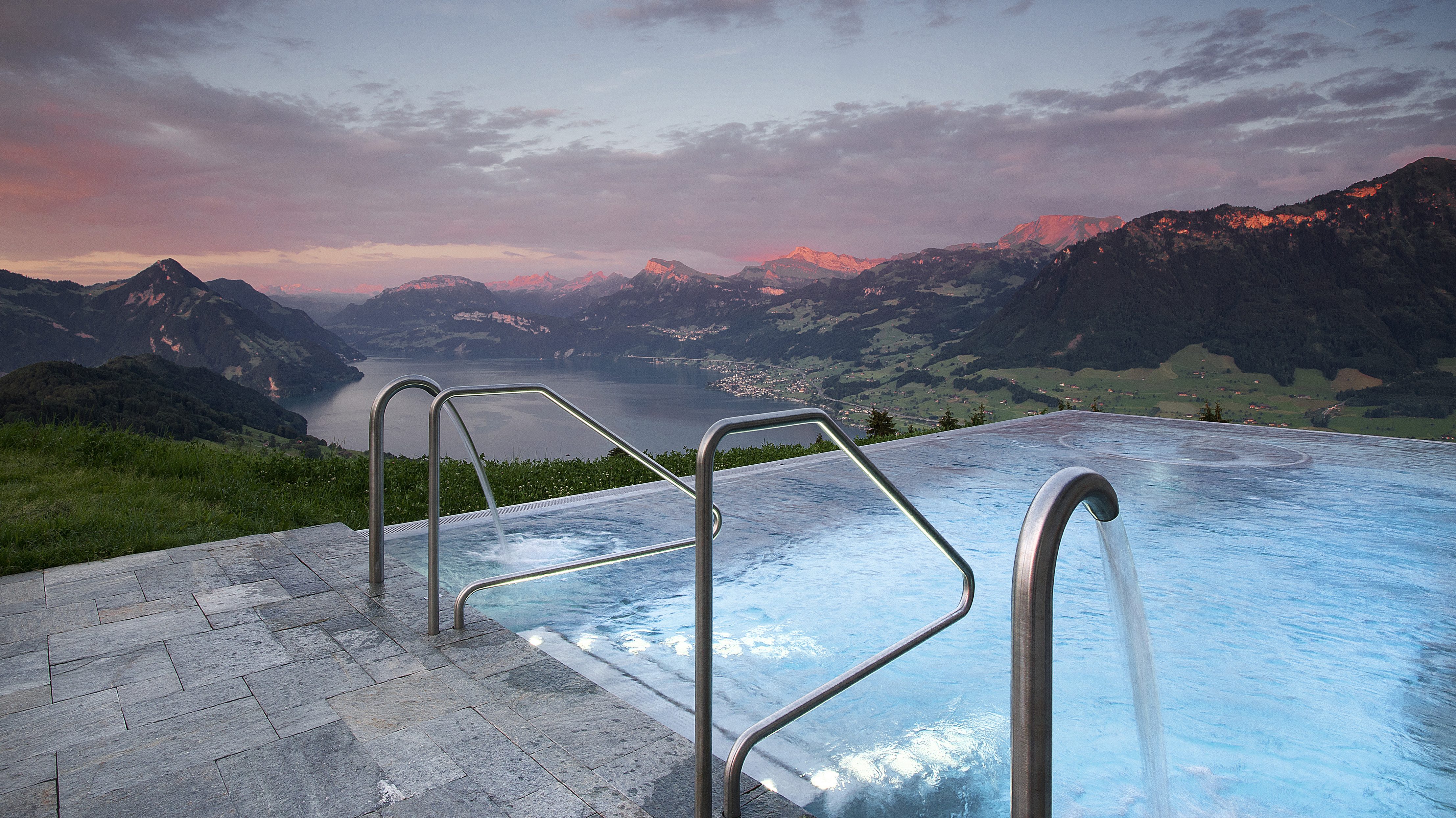 Indoor-Outdoor, Infinity Pool in the Swiss Alps (Courtesy Villa Honegg)