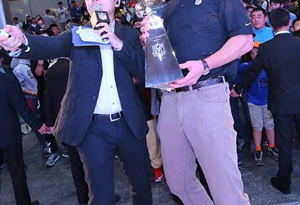 BEIJING, CHINA - SEPTEMBER 28:  Former NFL player Peyton Manning takes a selfie with fans at Bird's Nest culture center on September 28, 2016 in Beijing, China.  (Photo by VCG/VCG via Getty Images)