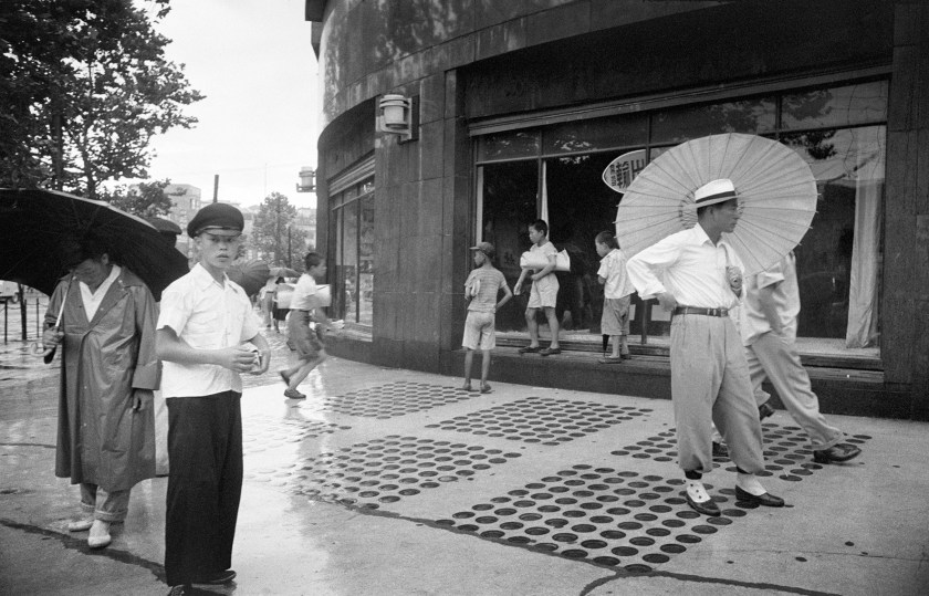 Daily life in Seoul, Korea during 1956-63. (Han Youngsoo Foundation)
