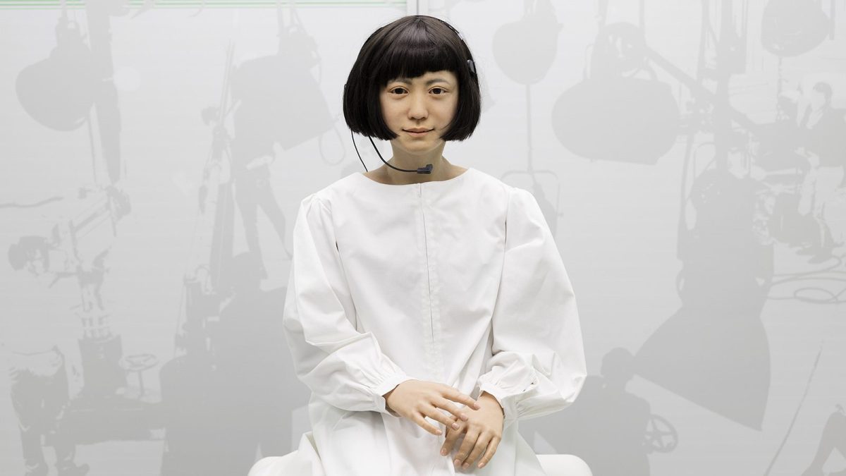 Kodomoroid, a Japanese android who reads the news 2 (Plastiques Photography, courtesy of the Science Museum)