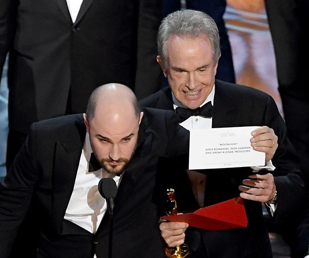 'Moonlight' wins best picture after historic Oscar mixup that briefly gives award to 'La La Land'