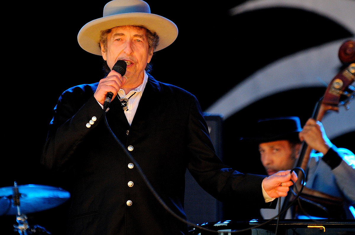 Bob Dylan Will Finally Accept His Nobel Prize for Literature