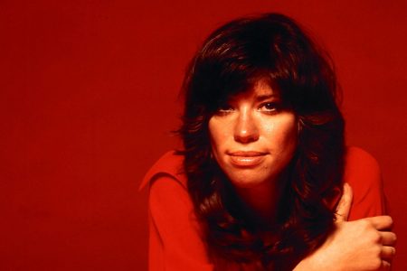 Carly Simon Adds New Wrinkle to 'You're So Vain' Saga
