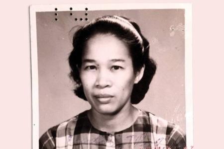 A photograph of Lola.