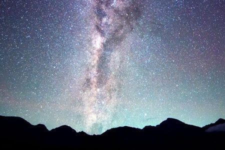 Milkyway from Segara Anak. (Getty)