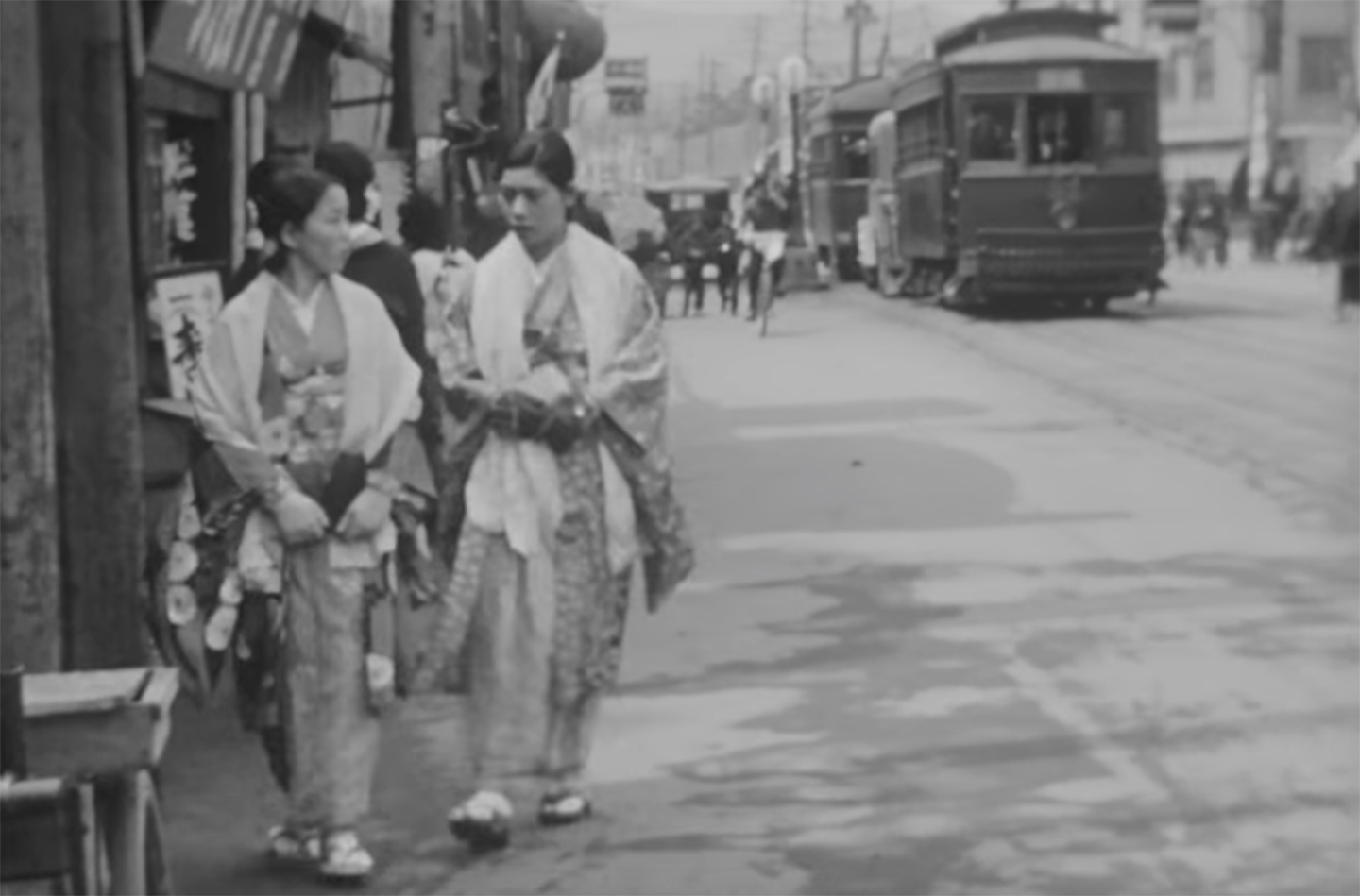 Rare footage shows idyllic life in Hiroshima before an atomic bomb was dropped on the city. (YouTube)