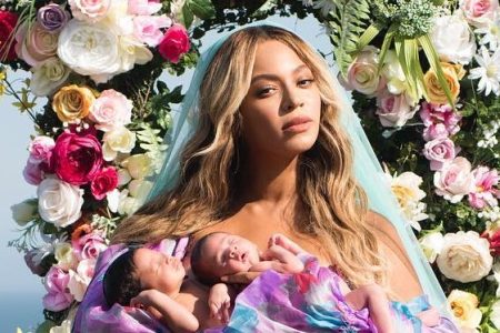 Beyoncé Introduces Twins to World With Posed Instagram Photo