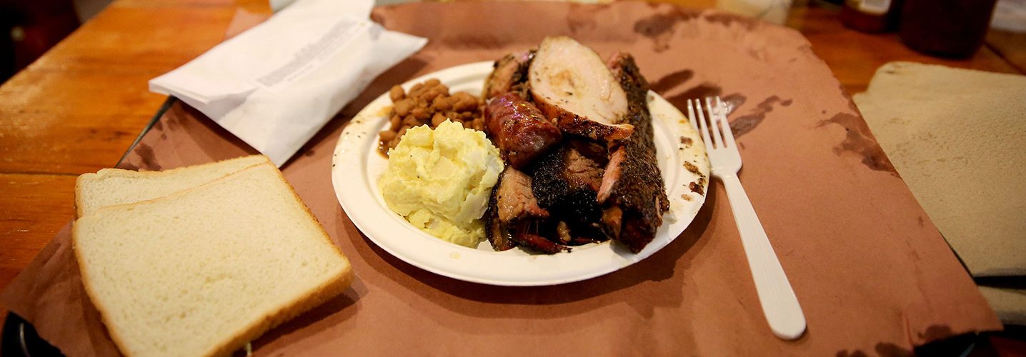 One of Texas' Greatest Pitmasters Gives You Tips for Barbecuing