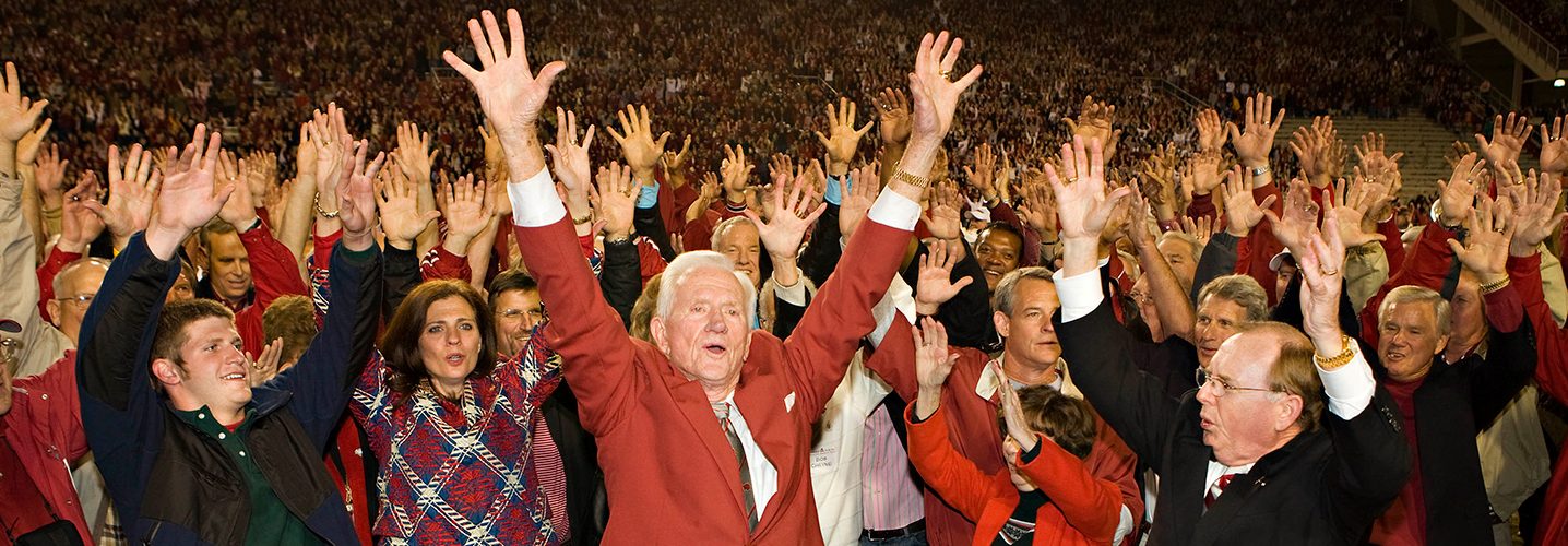 Legendary Arkansas Coach Frank Broyles Dead at 92