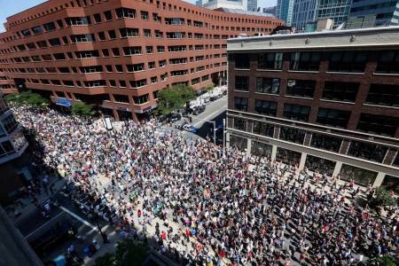 Thousands of counter protesters marching to a planned 'Free Speech Rally' on Boston Common on August 19, 2017 in Boston, Massachusetts. Thousands of demonstrators and counter-protestors are expected at Boston Common where the Boston Free Speech Rally is being held. (Scott Eisen/Getty Images)