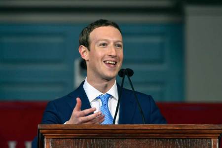 Facebook Founder and CEO Mark Zuckerberg delivers the commencement address at the Alumni Exercises at Harvard's 366th commencement exercises on May 25, 2017 in Cambridge, Massachusetts. Zuckerberg studied computer science at Harvard before leaving to move Facebook to Paolo Alto, CA. He returned to the campus this week to his former dorm room and live streamed his visit.  (Paul Marotta/Getty Images)