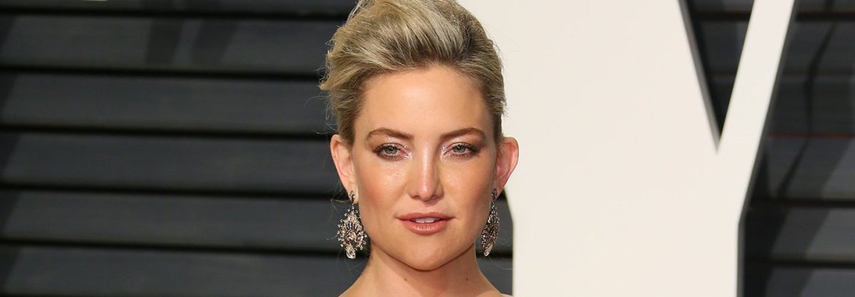 Kate Hudson attends the 2017 Vanity Fair Oscar Party hosted by Graydon Carter at Wallis Annenberg Center for the Performing Arts on February 26, 2017 in Beverly Hills, California.