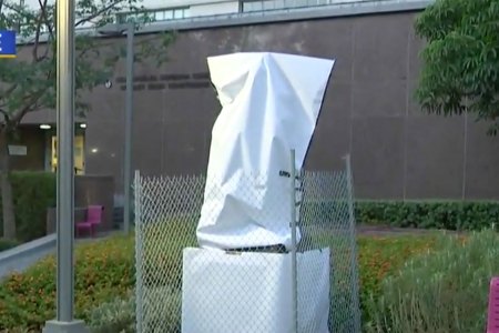 Christopher Columbus statue covered up in Los Angeles. (Screengrab/CBS Local) 
