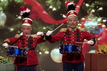 Martin Short and Jimmy Fallon perform a Trump-themed Christmas carol. (YouTube/NBC)
