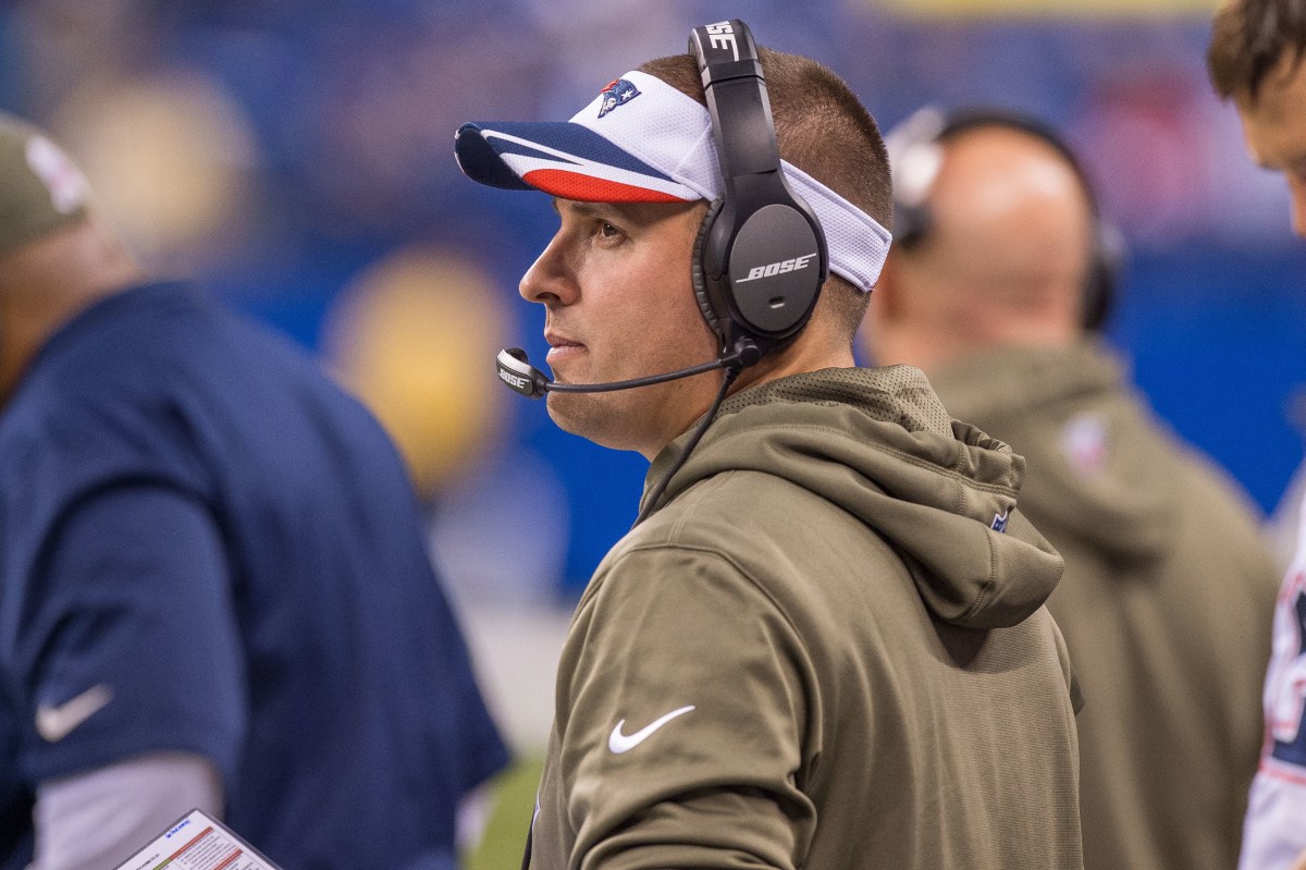 Patriots offensive coordinator Josh McDaniels on the sidelines during a football game between the Indianapolis Colts and New England Patriots at Lucas Oil Stadium in Indianapolis, IN. (Photo by Zach Bolinger/Icon Sportswire/Corbis via Getty Images)