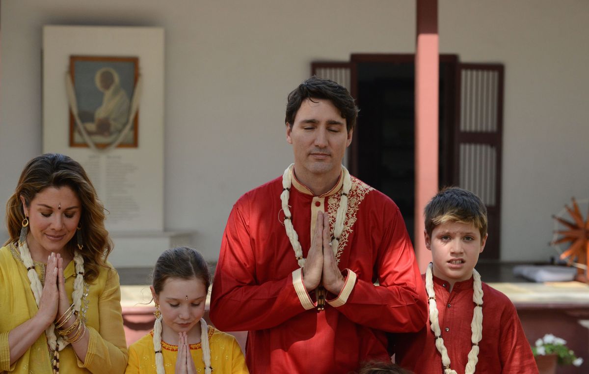 Canadian Prime Minister Justin Trudeau (2nd) with his wife Sophie Gregoire Trudeau (L),  daughter Ella-Grace (2nd L) and son Xavier (R) visit Gandhi Ashram in Ahmedabad on February 19, 2018. (AM PANTHAKY/AFP/Getty Images)