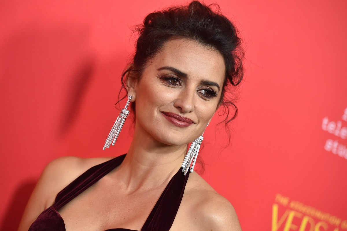 Actress Penelope Cruz attends the Los Angeles Premiere of 'The Assassination of Gianni Versace: American Crime Story' at ArcLight Hollywood on January 8, 2018 in Hollywood, California.  (Photo by Axelle/Bauer-Griffin/FilmMagic)