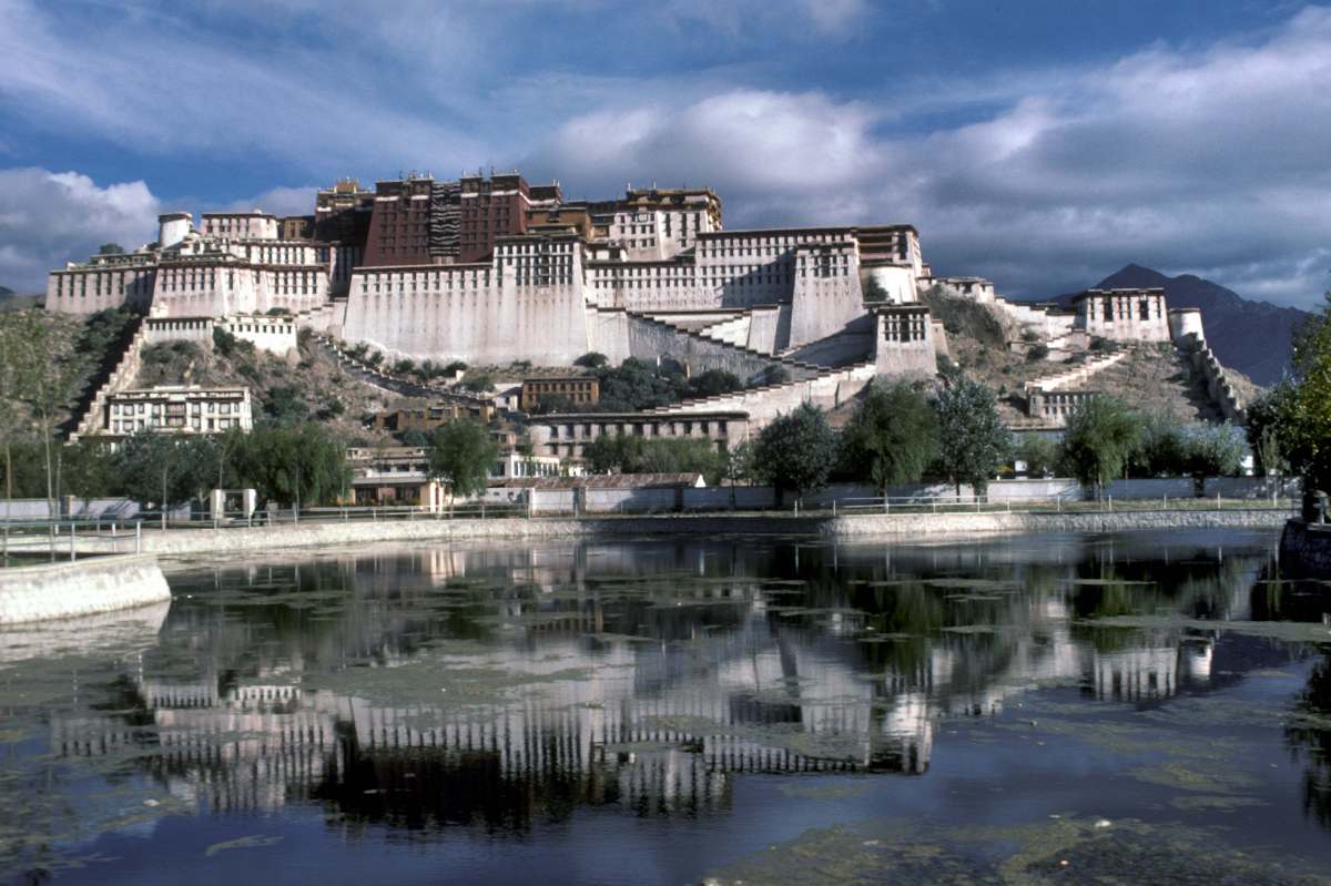 The Potala palace, October 1983 (Marie Mathelin/Roger Viollet/Getty Images)