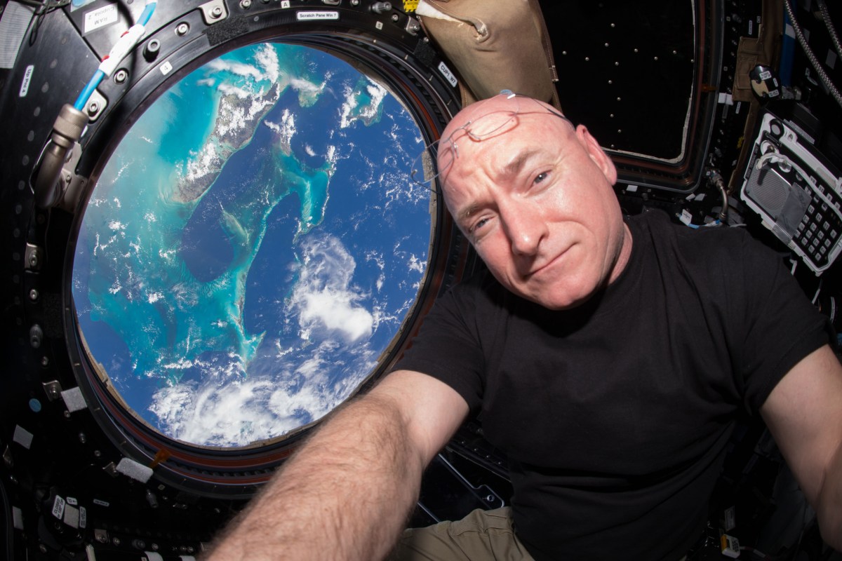 How a Year in Space Impacted Scott Kelly and His Twin Brother - InsideHook