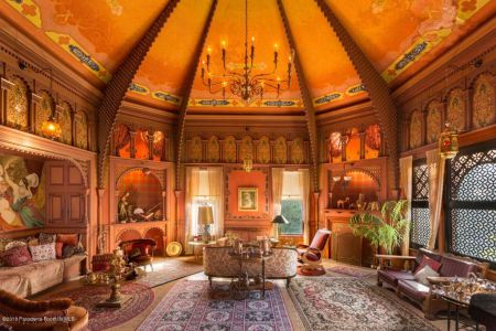 The McNally Estate in Altadena, California (Zillow)