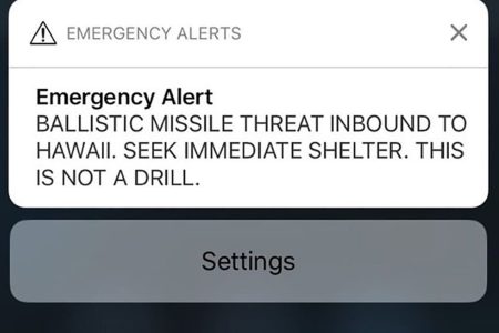 A screen shot take by Hawaiian citizen Alison Teal shows the screen of her mobile phone with an alert text message sent to all Hawaiian citizens on January 13, 2018.
(ALISON TEAL/AFP/Getty Images)