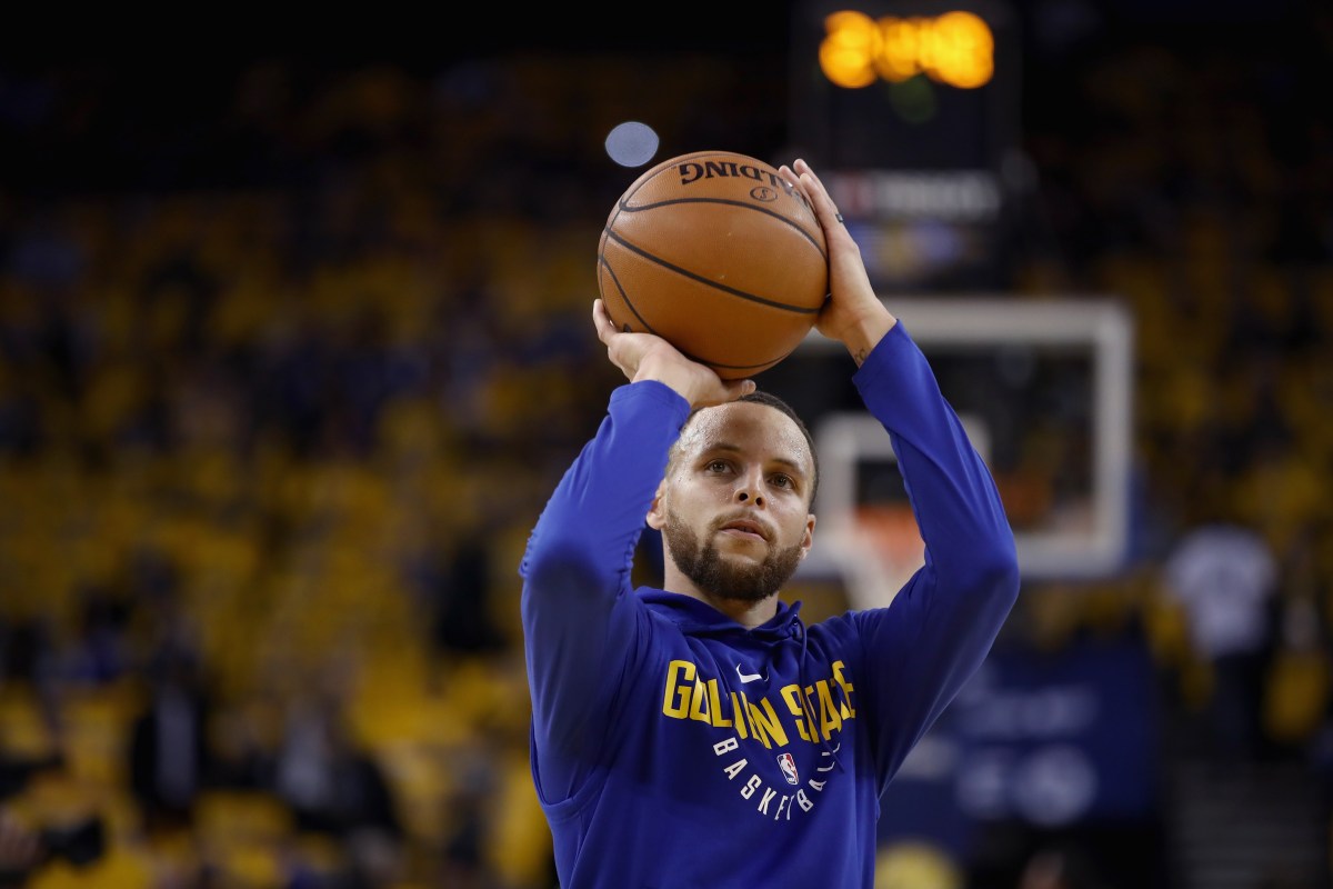 Stephen Curry #30 of the Golden State Warriors warms up before their game against the San Antonio Spurs during Game Five of Round One of the 2018 NBA Playoffs at ORACLE Arena on April 24, 2018 in Oakland, California. (Ezra Shaw/Getty Images)