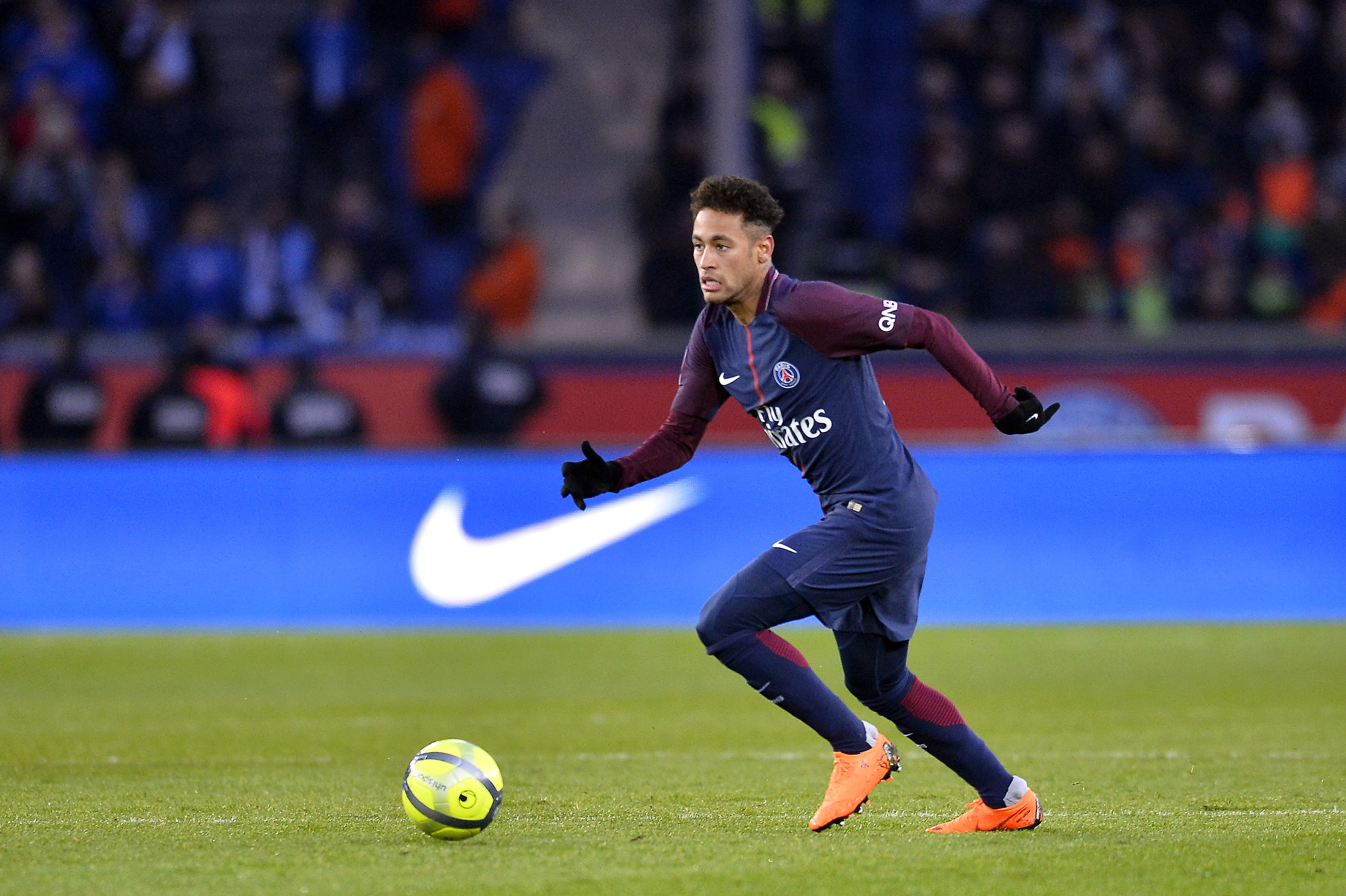 Neymar of Paris Saint-Germain runs with the ball during the Ligue 1 match between Paris saint-Germain and Strasbourg at Parc des Princes on February 17, 2018 in Paris, France. (Aurelien Meunier/Getty Images)