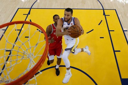 Stephen Curry #30 of the Golden State Warriors goes up for a shot on Trevor Ariza #1 of the Houston Rockets during Game 6 of the Western Conference Finals at ORACLE Arena on May 26, 2018 in Oakland, California.  (Photo by John G. Mabanglo-Pool/Getty Images)