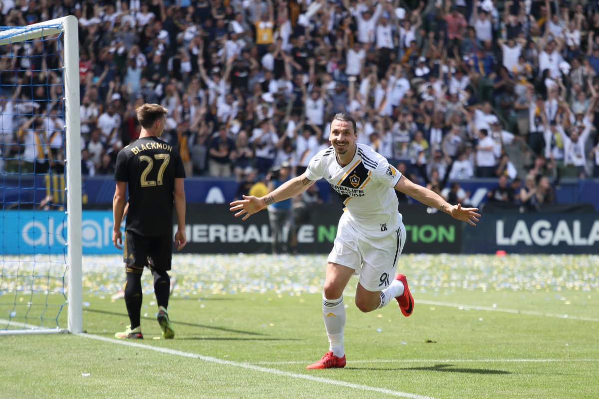 Zlatan Ibrahimovic of Los Angeles Galaxy celebrates after scoring a goal to make it 4-3 during the MLS match between Los Angeles FC and Los Angeles Galaxy  at StubHub Center on March 31, 2018 in Carson, California. (Matthew Ashton - AMA/Getty Images)