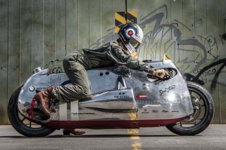 The one-off Spitfire from BMW Motorrad and VTR Customs in Switzerland (Andri Margadant via www.photocab.ch)
