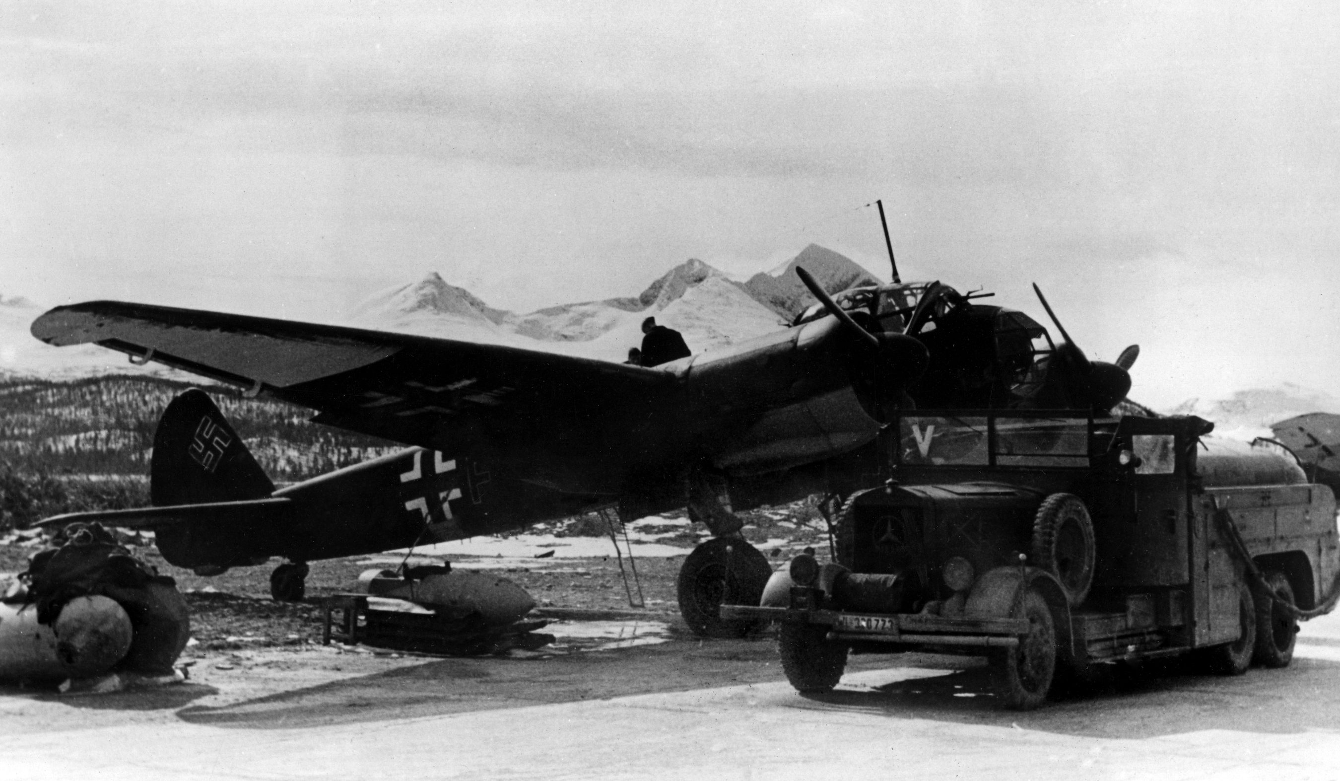 Aircraft bound for Arkhangelsk to attack the Allied are refuelled in an Axis airbase. Finland, July 1942 (Photo by Mondadori Portfolio via Getty Images)
