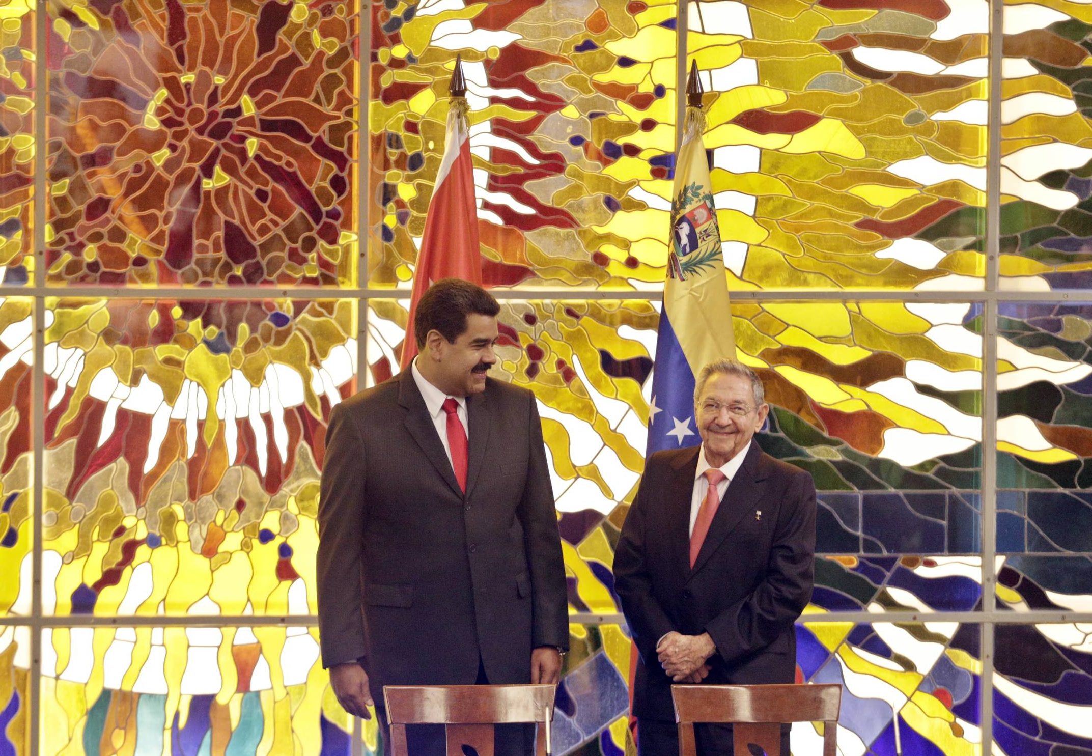 Cuban President Raul Castro (R) and President Nicolas Maduro of Venzuela attend an award  ceremony at the Cuban State Council on March 18, 2016 in Havana, Cuba. Maduro was awarded the Jose Marti medal, Cubas highest honor named after the Cuban revolutionary Marti.  (Photo by Sven Creutzmann/Mambo Photo/Getty Images)