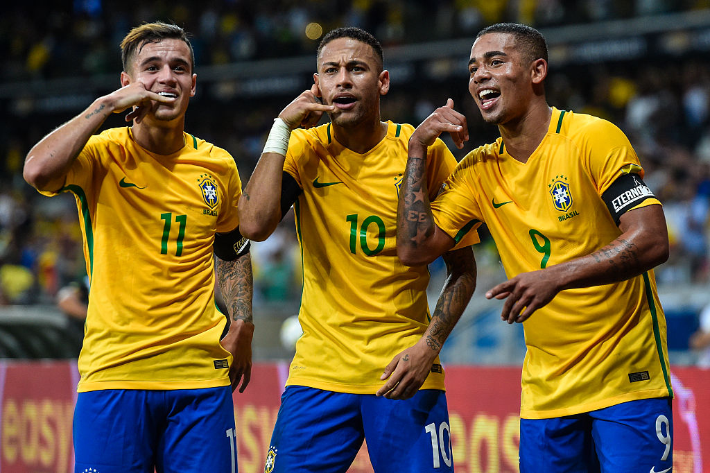 Philippe Coutinho #11, Neymar #10 and Gabriel Jesus #9 of Brazil celebrates a scored goal against Argentina during a match between Brazil and Argentina as part 2018 FIFA World Cup Russia Qualifier at Mineirao stadium on November 10, 2016 in Belo Horizonte, Brazil. (Photo by Pedro Vilela/Getty Images)