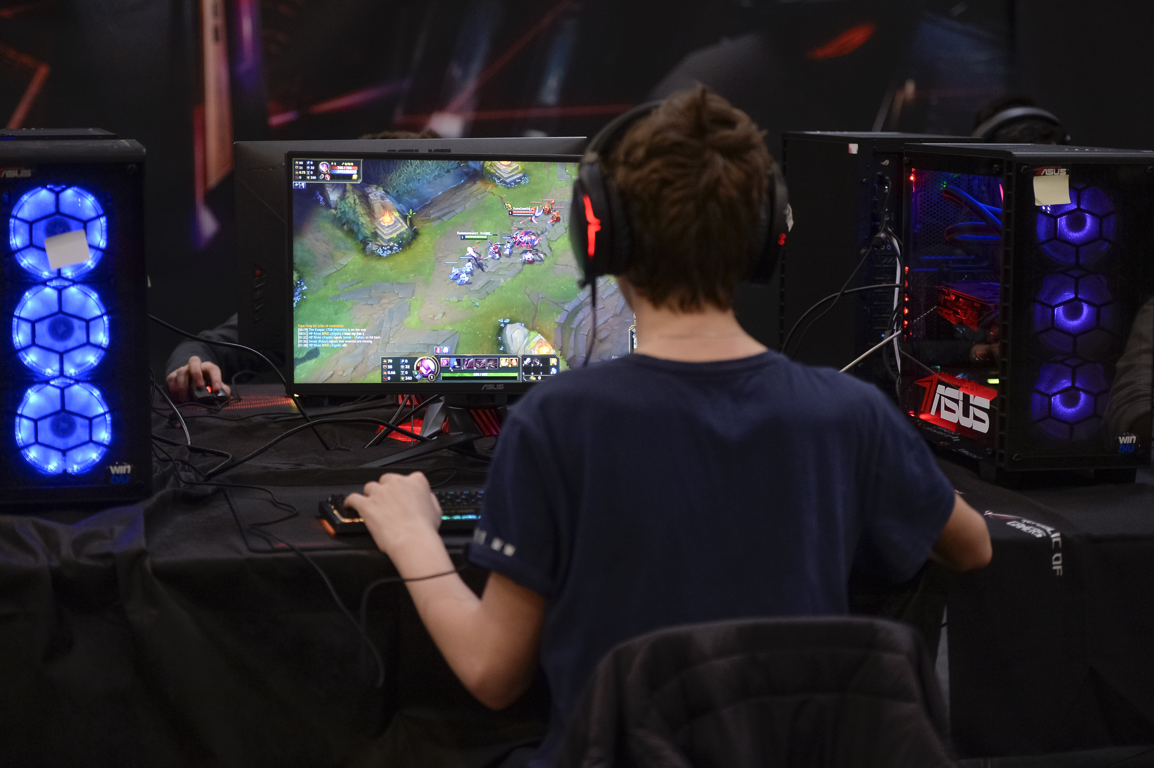 Gamer plays "League of Legends" video game during the Torino Comics' fair in Italy. (Nicolò Campo/LightRocket via Getty Images)