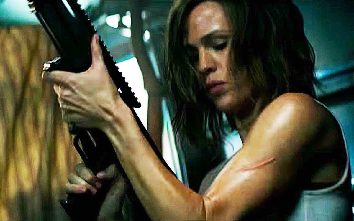 Jennifer Garner is a ripped, vengeful mom in the forthcoming flick (YouTube)